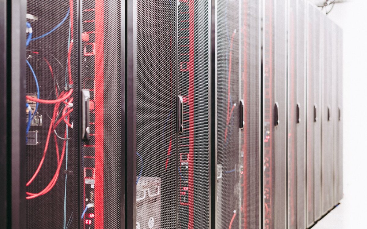 Corredor de servidores em um data center